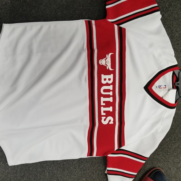white and red nba jersey